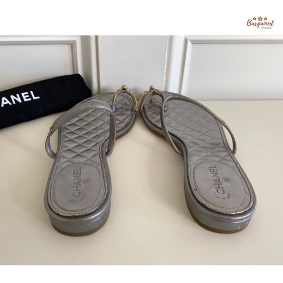 Authentic CHANEL Silver Leather Enamel Embellished Toe Ring Flat Sandals 37C - Picture 6 of 13